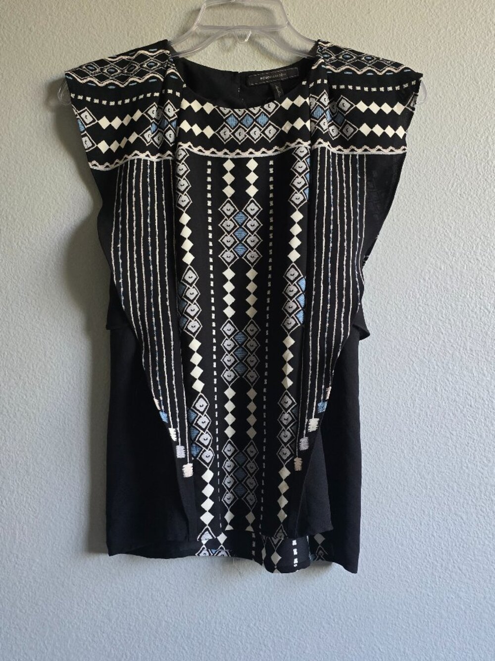 BCBGMAXAZRIA Geometric Print Flutter Sleeves Blouse Navy Blue/White size XXS
